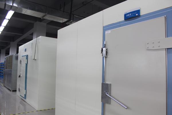 屏蔽機(jī)房該如何維護(hù)抗靜電地板？